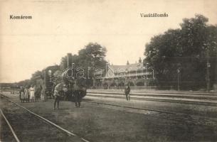 Komárom, Komárno; Vasútállomás, gőzmozdony, vasutas, Spitzer Sándor kiadása / railway station, railroader, locomotive (EK)