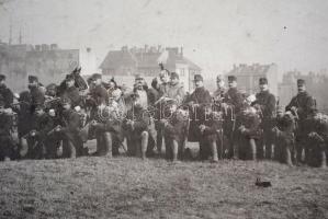 cca 1900 Sortűz. Katonai csoportkép / Fire!  military photo. 27x21 cm