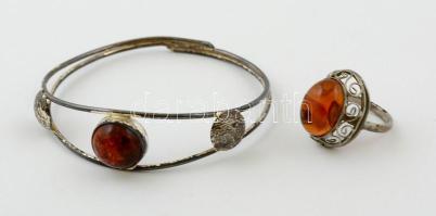 Borostyán köves díszes fém gyűrű, méret: 56 + borostyán köves fém karkötő, d: 7 cm