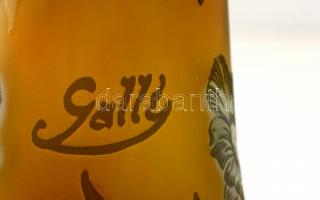 Gallé Tip jelzéssel váza virágmintával, savmaratott több rétegű, hibátlan,  m: 23 cm