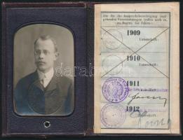 1909 K.u.k. vasúti alkalmazott fényképes igazolványa, aranyozott bőrtokban, valamint Deutsches Reich...