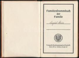 1909 K.u.k. vasúti alkalmazott fényképes igazolványa, aranyozott bőrtokban, valamint Deutsches Reich...