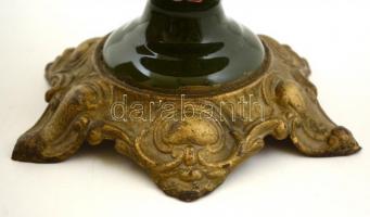 Szecessziós petróleumlámpa, festett fajansz, ráz lábakkal, búra nélkül, m:27 cm