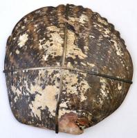 Halászlány, jelenetes díszes gyöngyház tál, 19×19 cm