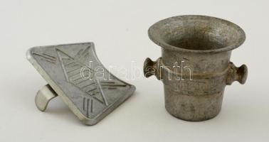 Aluminium mini mozsár és "autófém" feliratú jelvény, m:6 cm,  6×7 cm