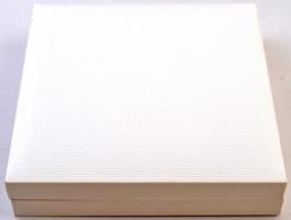 Éremtartó tok az "Akik hazájukért éltek, haltak" emlékérem sorozat érmei számára, hat férő...