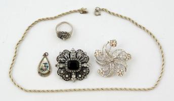 Vegyes bizsu tétel, 5 db (kitüzők (2 db), medál, lánc, gyűrű)