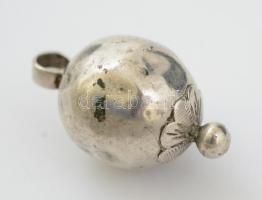 Antik ezüst (Ag.) pitykegomb, jelzett, 4×2,5×2,5 cm, nettó 7 gr.