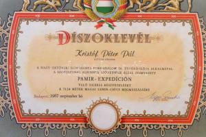 1967 Díszoklevél hegymászónak a Magyar Pamír Expedíción való részvételért. 50x30 cm