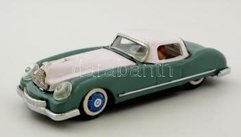 Kínai retró fém lemezes játékautó, működik, kopott, h:21 cm