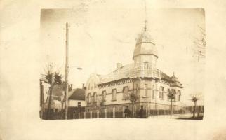 1913 Kolozsvár, Cluj; utcakép villával, saroképület / street view with corner villa, photo