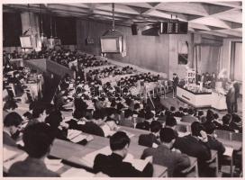 cca 1960-1970 Budapesti életképek, 13 db vintage fotó, 18x16 cm és 24x18 cm között