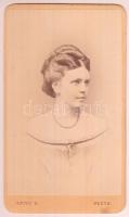 cca 1875 Sréter Istvánné (albumlapon volt feliratozva), vizitkártya méretű fénykép, Gévay Béla pesti műterméből, 10x6 cm