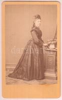 cca 1868 Lirskó pesti műtermében készült, vizitkártya méretű fénykép, 10,5x6,5 cm