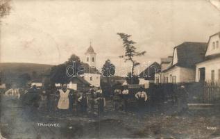 Tornóc, Trnovec nad Váhom; helybeliek, templom / locals, church (EK)