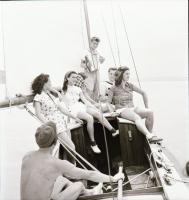 cca 1960 Balatoni felvételek, 21 db szabadon felhasználható vintage negatív Kotnyek Antal (1921-1990) fotóriporter hagyatékából, 6x6 cm