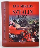 Kun Miklós: Sztálin alkonya. Történelmi-lélektani kollázs. Bp., 2012, Unicus. Kiadói kartonált papírkötés. Újszerű állapotban.