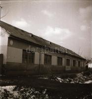 1958 Békéscsaba, városképek, utcai fotók, életképek, 34 db szabadon felhasználható vintage negatív K...