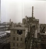 1955 Sztálinvárosi kohó, vasöntés, 11 db szabadon felhasználható vintage negatív Kotnyek Antal (1921-1990) fotóriporter hagyatékából, 6x6 cm