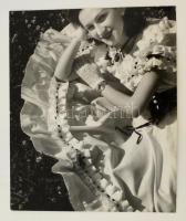 cca 1960-1980 Divatfotó, hátulján feliratozva, pecséttel jelzett, 25,5×31,5 cm