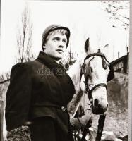 ,,Ötös számú vágóhíd" című film állóképei, 25 db negatív, ezekről készültek a mozik előcsarnoká...