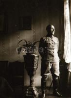 1918 Budapesten készült felvételek, épületek, utcai fotók, családi felvételek, lakásbelsők, 33 db szabadon felhasználható vintage negatív, 4,5x7 cm és 6x8,5 cm