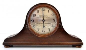 cca 1930 Irredenta asztali óra zenélő szerkezettel, a számlapon a magyar hiszekegy szövegével. Csak ...