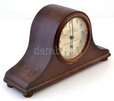 cca 1930 Irredenta asztali óra zenélő szerkezettel, a számlapon a magyar hiszekegy szövegével. Csak ...