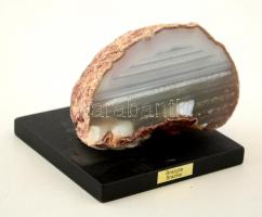 Brazil metszett, csiszolt ásvány, talapzatra ragasztva, 9x5 cm