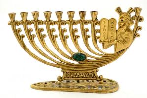 Hanukiah gyertyatartó, réz "Jerusalem" felirattal, m:13, h:23 cm