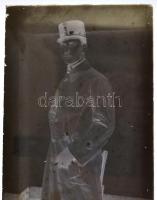 cca 1914-1945 Katonaportrék, 2 db üvegnegatív, 15×10 cm