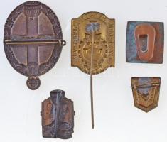 5db-os vegyes magyar jelvény tétel, közte ~1930. "M.É. (Magyar Élet Pártja)" festett Br go...