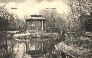 Siófok, Park részlet, M. T. és F. V. Koch és Pór kiadása (kis szakadás / small tear)