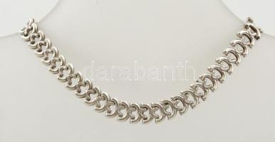 Ezüst(Ag) fantáziaszemes karlánc, jelzett, h: 20 cm, nettó: 5,4 g