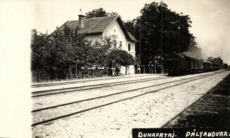 Dunapataj, vasútállomás, gőzmozdony, vagonok, photo (vágott / cut)