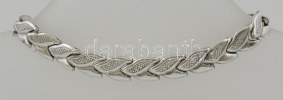 Ezüst(Ag) fantáziaszemes karlánc, jelzett, h: 19 cm, nettó: 6,3 g