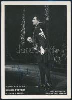 1969 Bruno Prevedi (1928-1988) operaénekes aláírása egy őt ábrázoló színházi fotón, 14x10 cm./ autograph singature