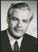 1974 Theo Adam (1926-) operaénekes aláírása egy őt ábrázoló színházi fotón, 14x10 cm. / autograph signature