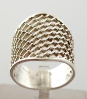 Ezüst(Ag) áttört gyűrű, jelzett, méret: 50, nettó: 4,9 g