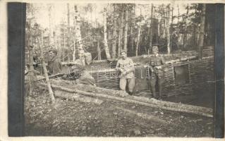 1917 Első világháborús, M. Kir. 30. honvéd gyalogezred 9. század védőállása a lövészárokban, tábori posta / WWI Hungarian soldiers in the trenches, military field post, photo (fa)