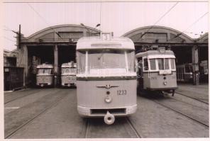 cca 1961-1983 A 3-as bengáli és 55-ös villamosok a kocsiszínben, utólagos előhívás, 10x15 cm