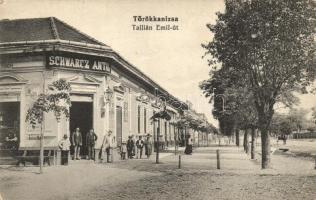 Törökkanizsa, Novi Knezevac; Tallián Emil út, Schwarcz Antal üzlete és saját kiadása / street view with shop (kis szakadás / small tear)