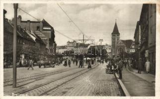 Pozsony, Pressburg, Bratislava; utcakép üzletekkel, útépítés, Tátra Bank. Mozgalmas kép / street view with shops, road construction. Foto Moderna