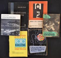 6 db fotózással kapcsolatos könyv: Sevcsik Jenő: Fényképészeti ismeretek, Sevcsik Jenő: Fényképezés, Sevcsik Jenő: Fényképezés, I. Nemzetközi Művészi Fotókiállítás, 4. Nemzetközi Művészi Fotókiállítás, Nők a XX. században, változó állapotban, többnyire kissé szakadozott borítóval.