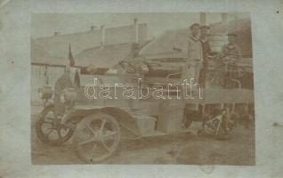 1915 Újvidék, Novi Sad; folyamőrök automobillal / Hungarian river guards with automobile, photo (EK)
