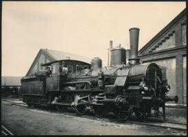 cca 1920-1930 Gőzmozdony, fotó, 12×17 cm