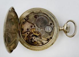 Másodpermutatós zsebóra, porcelánszámlappal, apró hajszálrepedéssel, működik, jelzés nélkül, fém tok...