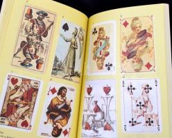 Zsoldos Benő: A Játékkártya és története. Bp., 1980, Gondolat. Kiadói papírkötés. Jó állapotban