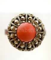 Díszes ezüst (Ag.) gyűrű, kő berakással, jelzett, méret: 52, bruttó 5 g