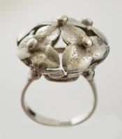 Díszes lóheremotívumos ezüst (Ag.) gyűrű, jelzett, méret: 51, nettó 6,2 g